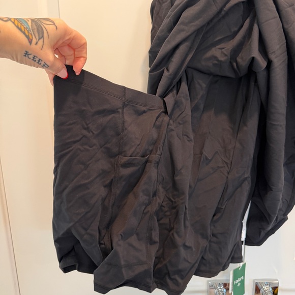 Brand new - HALARA crisscross black mini - Picture 11 of 14